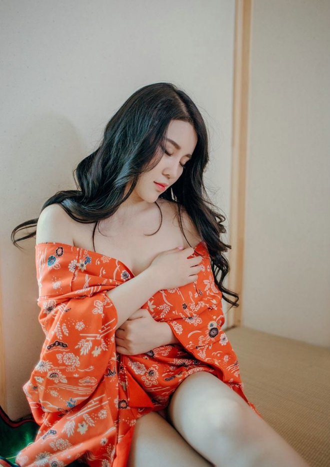 性感诱惑宅男女神Sukki露骨销魂制服诱惑销魂写真