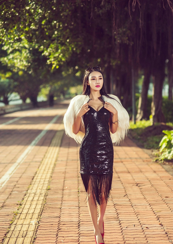 极品尤物女郎婕西儿性感诱惑完美身材美乳气质养眼私房写真