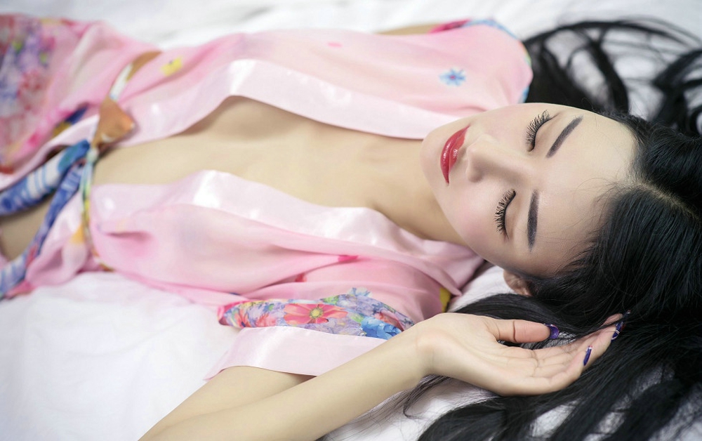 极品尤物女郎婕西儿性感诱惑完美身材美乳气质养眼私房写真