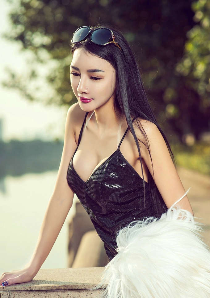 极品尤物女郎婕西儿性感诱惑完美身材美乳气质养眼私房写真