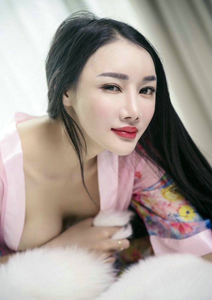 极品尤物女郎婕西儿性感诱惑完美身材美乳气质养眼私房写真