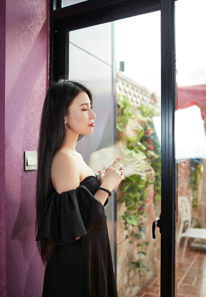 战姝羽Zina妩媚妖娆娇巧性感气质写真