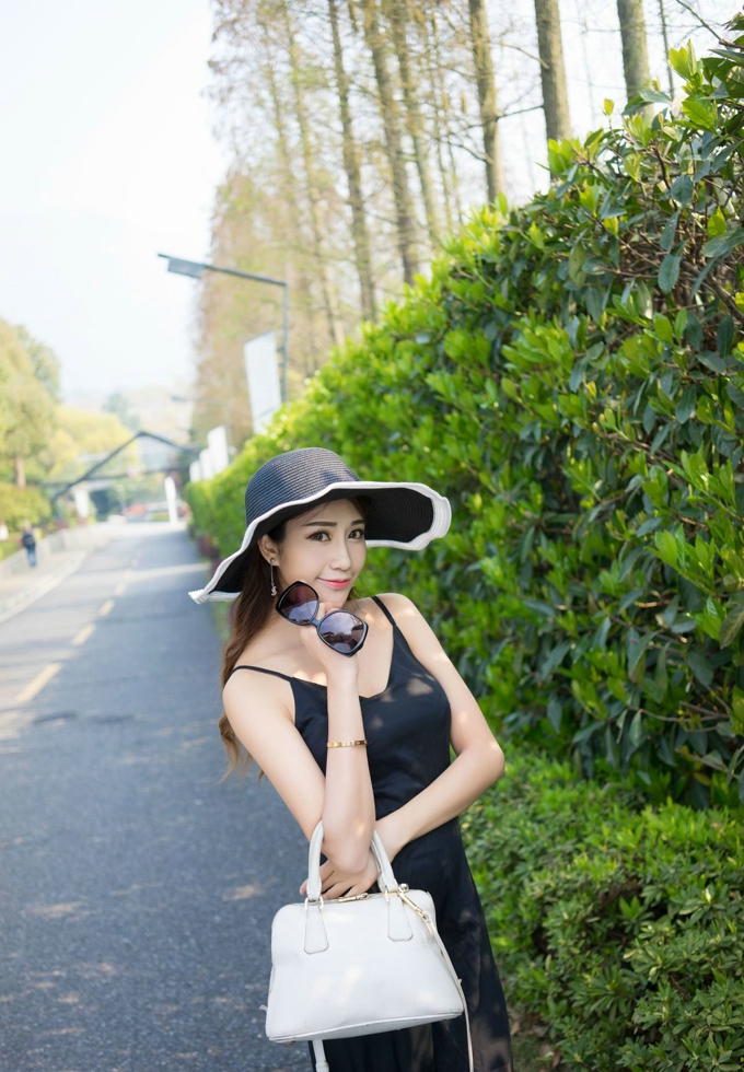 迷人风情长裙女神优雅性感写真