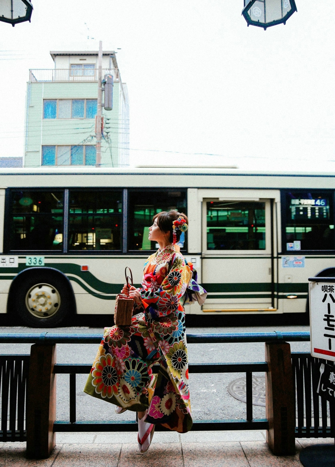 柳侑绮气质和服制服诱惑迷人妩媚写真
