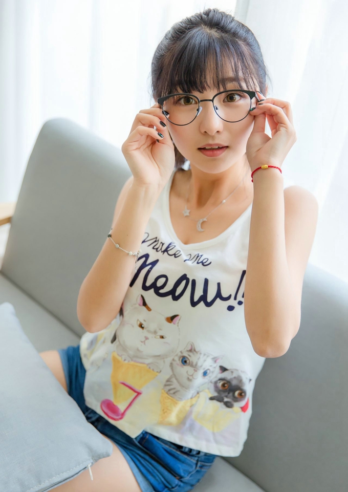 可爱少女迷人清纯诱惑美乳写真