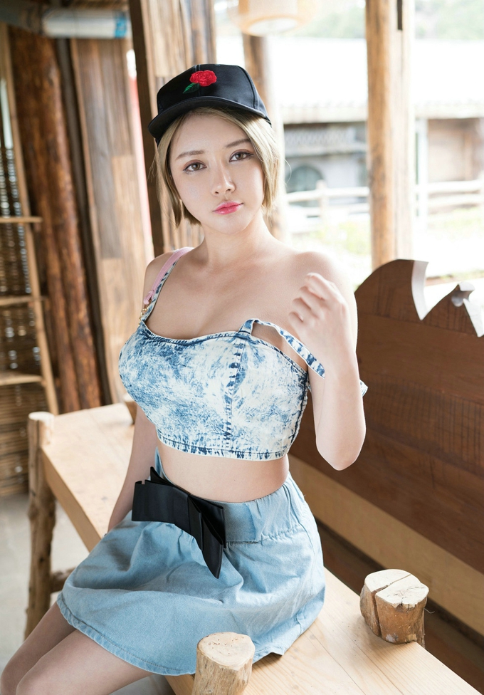 性感女神凯竹BuiBui巨乳迷人诱惑丰润丰姿激情写真