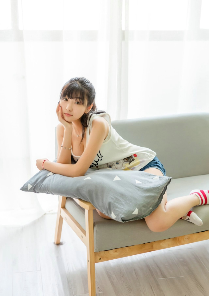 可爱少女迷人清纯诱惑美乳写真