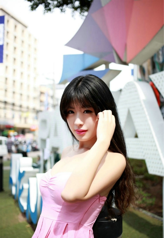 性感美女刘雪妮私房娇媚大奶销魂写真