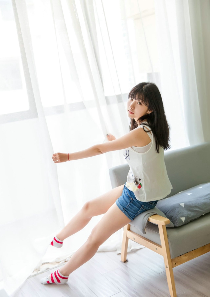 可爱少女迷人清纯诱惑美乳写真