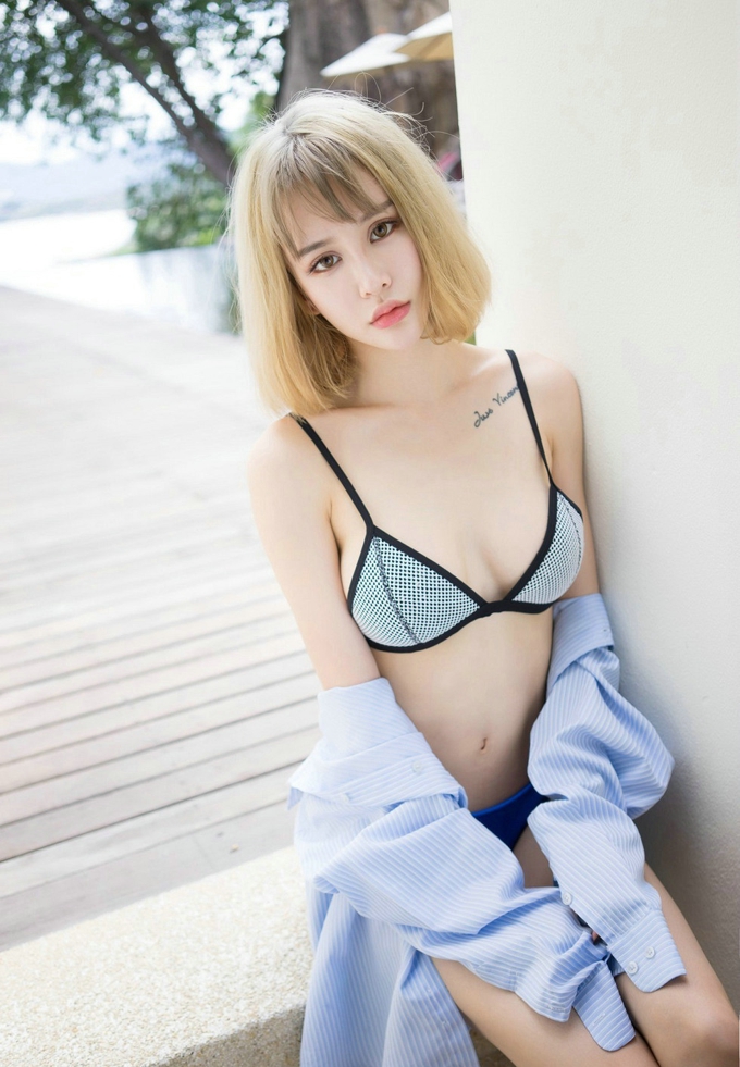 人气嫩模Cheryl青树性感诱惑美乳翘臀火辣身材撩人写真