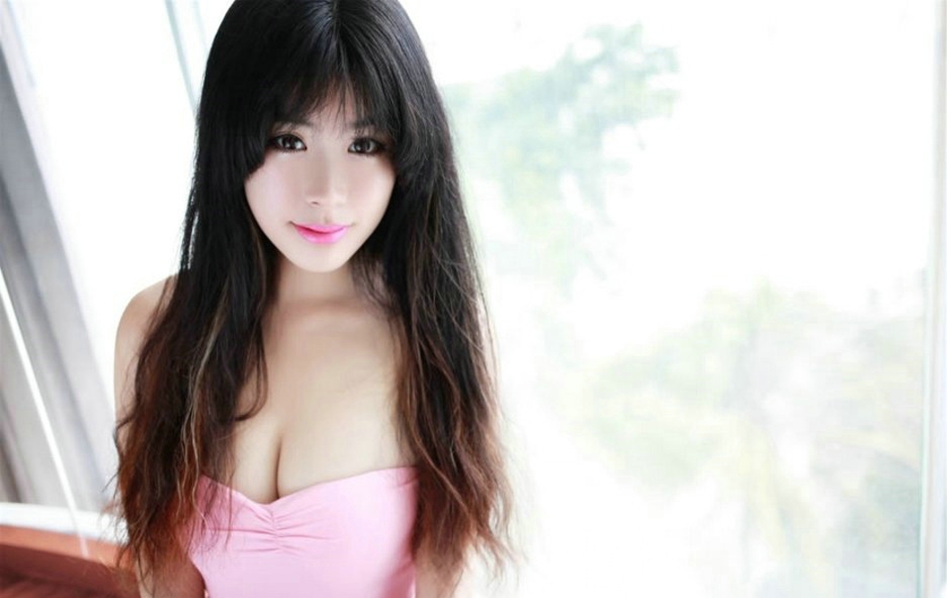 性感美女刘雪妮私房娇媚大奶销魂写真