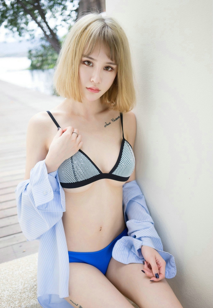 人气嫩模Cheryl青树性感诱惑美乳翘臀火辣身材撩人写真