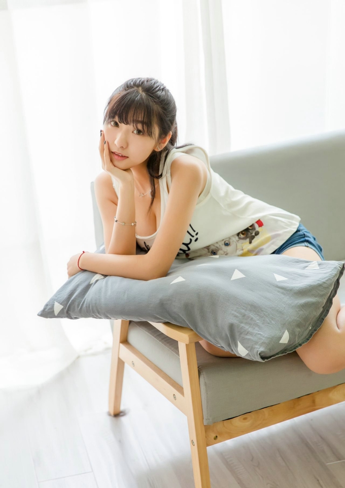 可爱少女迷人清纯诱惑美乳写真