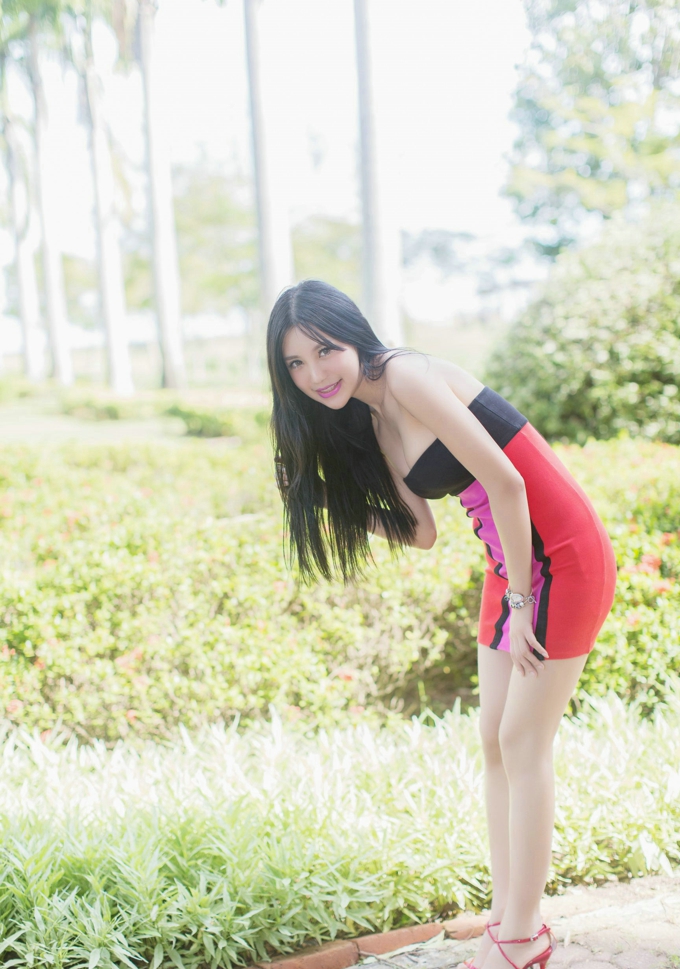 绮里嘉ula性感迷人靓丽风情美乳写真