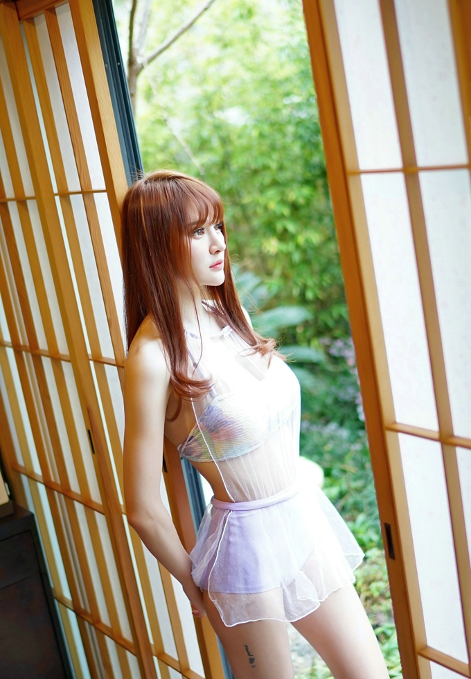 Cheryl青树气质嫩模性感迷人诱惑妩媚写真