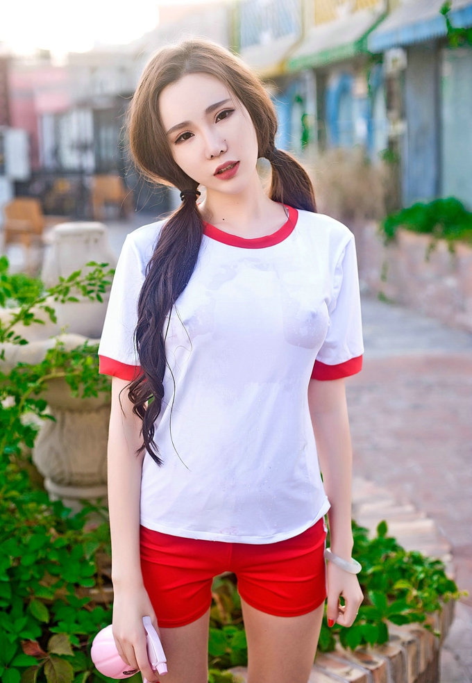 可爱卖萌美少女萌琪琪Irene真空诱惑写真