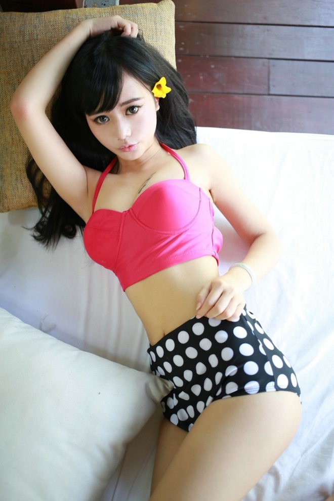 清纯娇巧性感展璐翘臀美乳诱人写真