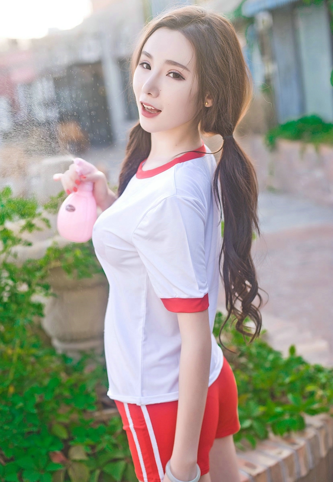 可爱卖萌美少女萌琪琪Irene真空诱惑写真