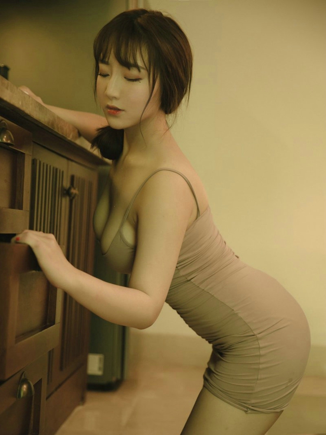 销魂大奶美女厨房诱惑撩人挑逗写真