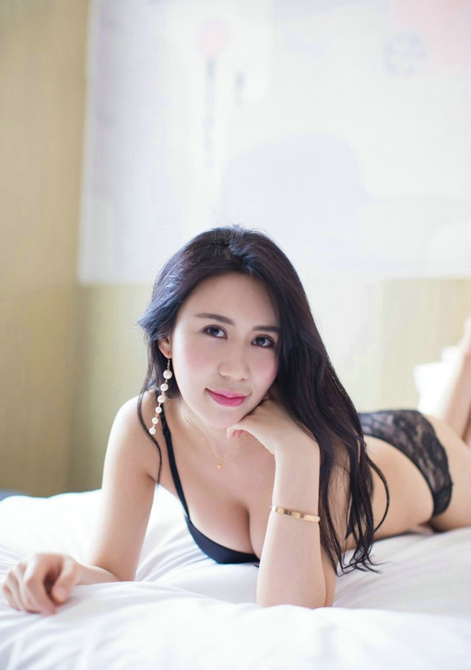 性感惹火靓丽美女内衣爆乳私房销魂写真