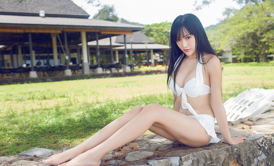甜美女神杨上萱性感泳衣海边诱惑写真