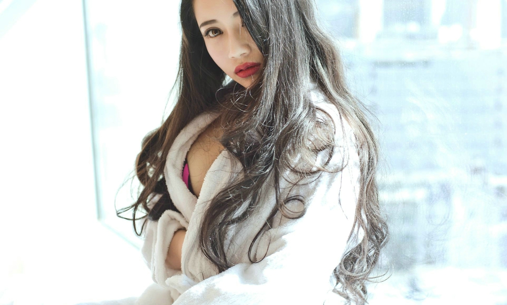 内衣美乳诱惑迷人美腿白嫩写真