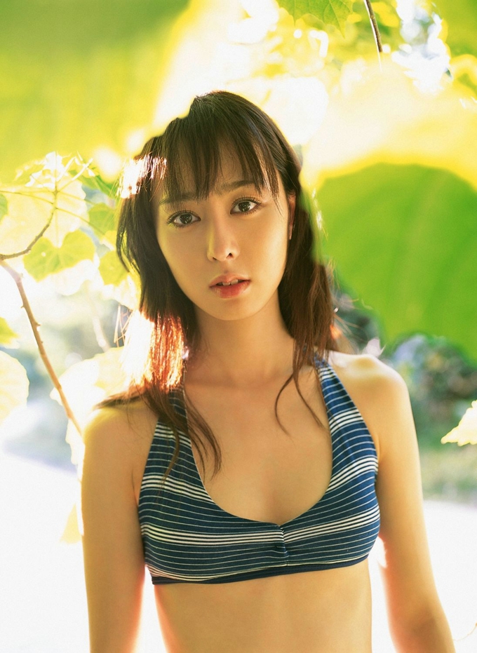 性感迷人气质嫩模火辣写真