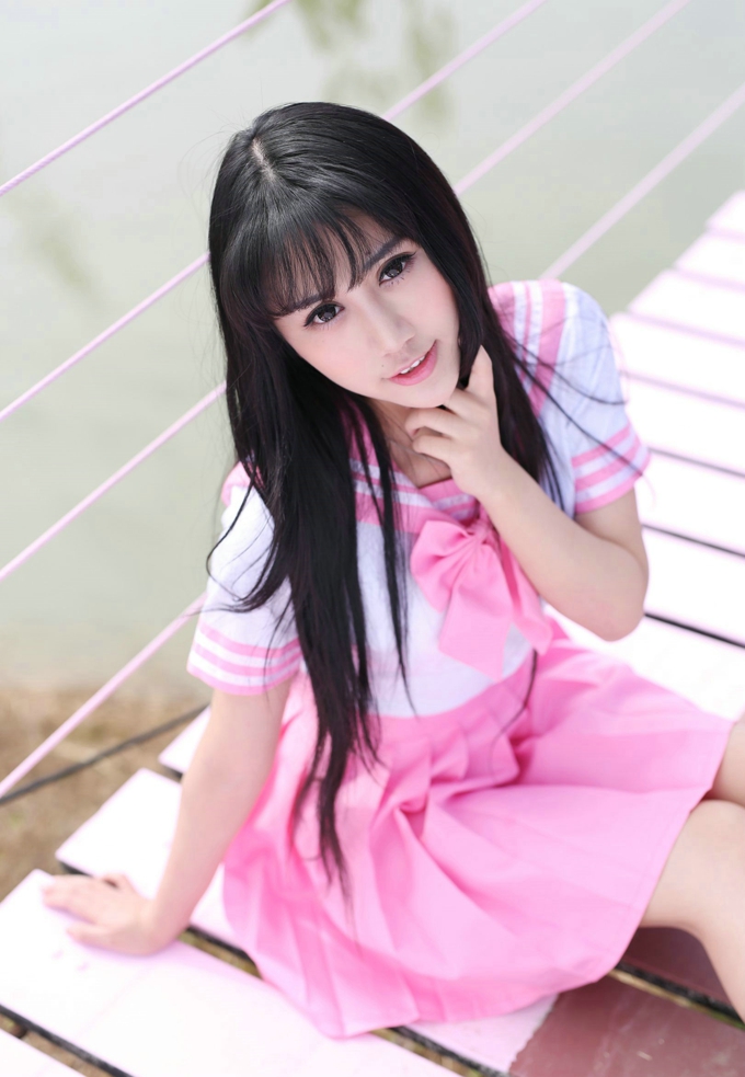 杨晓青儿粉红学生装制服诱惑写真