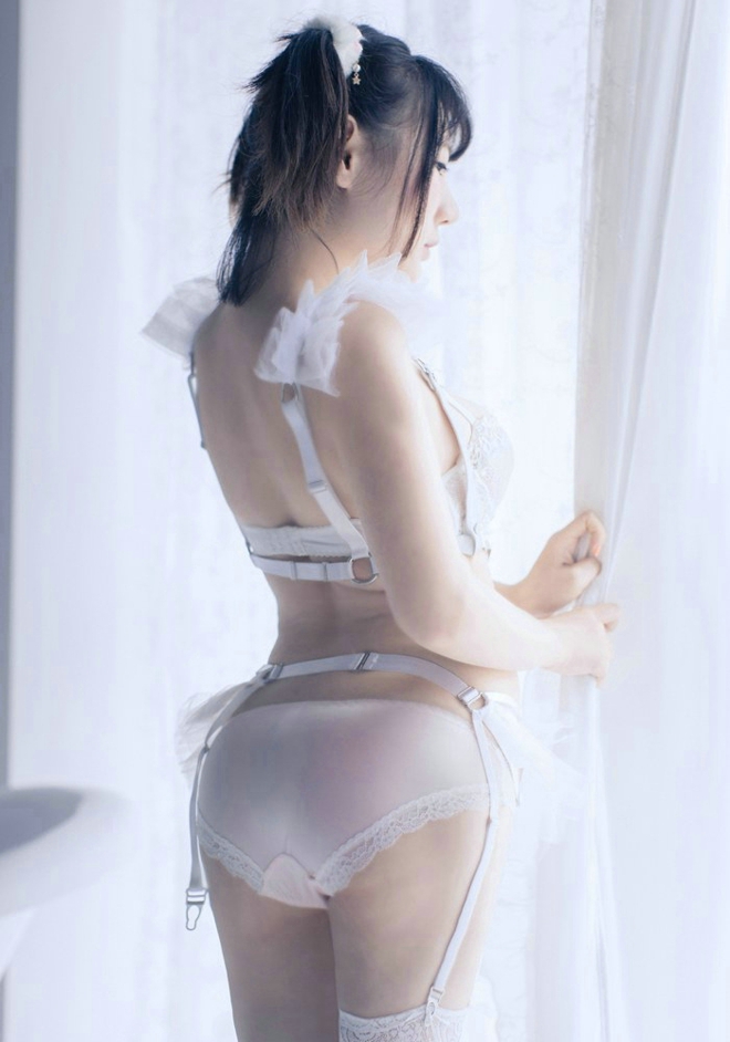 清纯萝莉私房爆乳挑逗销魂诱人写真