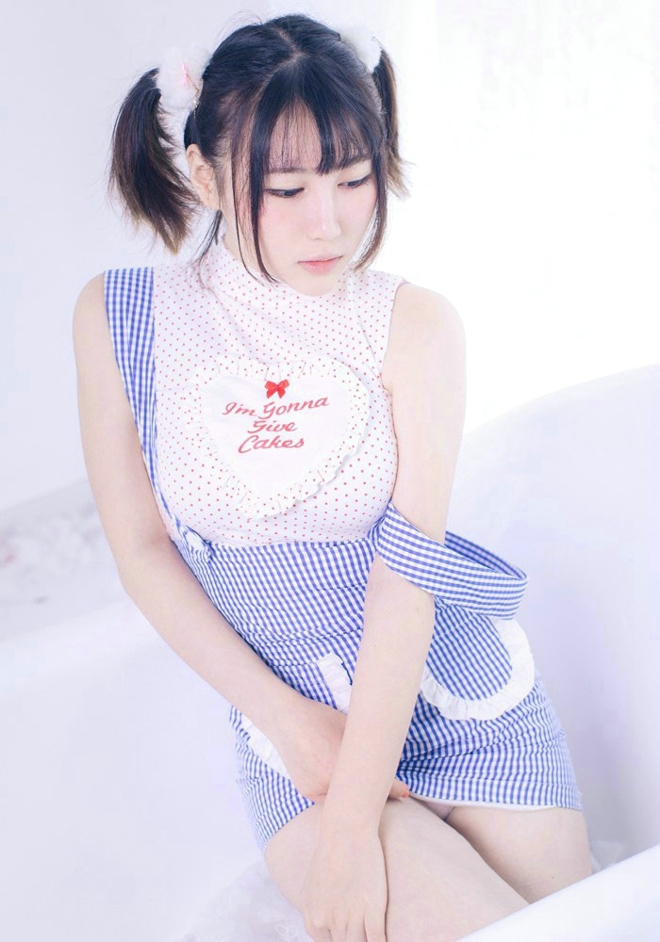 清纯萝莉私房爆乳挑逗销魂诱人写真