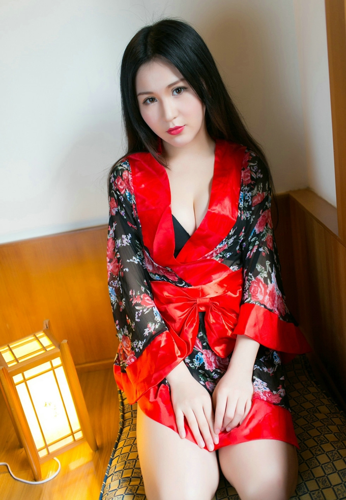 唐雨辰TYC性感美腿诱惑气质私房写真