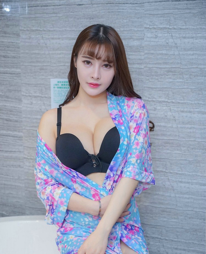 雪瑞Lisa极品美女白嫩大奶翘臀销魂诱惑写真