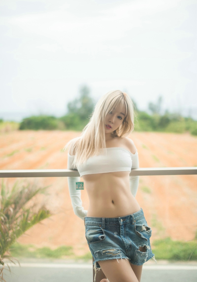 婀娜妩媚性感宅男女神王雨纯美胸翘臀销魂娇媚诱惑撩人写真