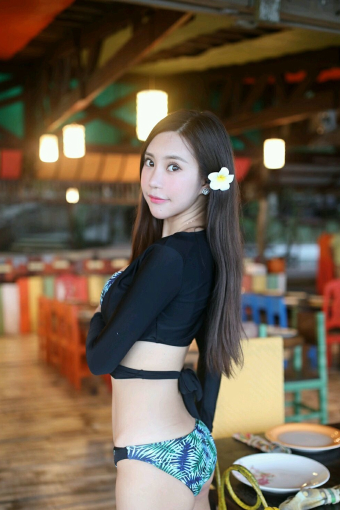 靓丽风情美女绮里嘉ula性感写真