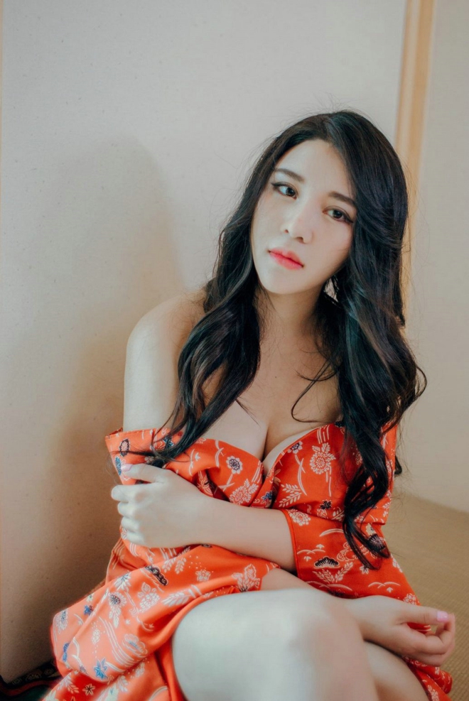 娇艳火辣性感和服美女白皙酥胸私房妖娆销魂诱惑写真