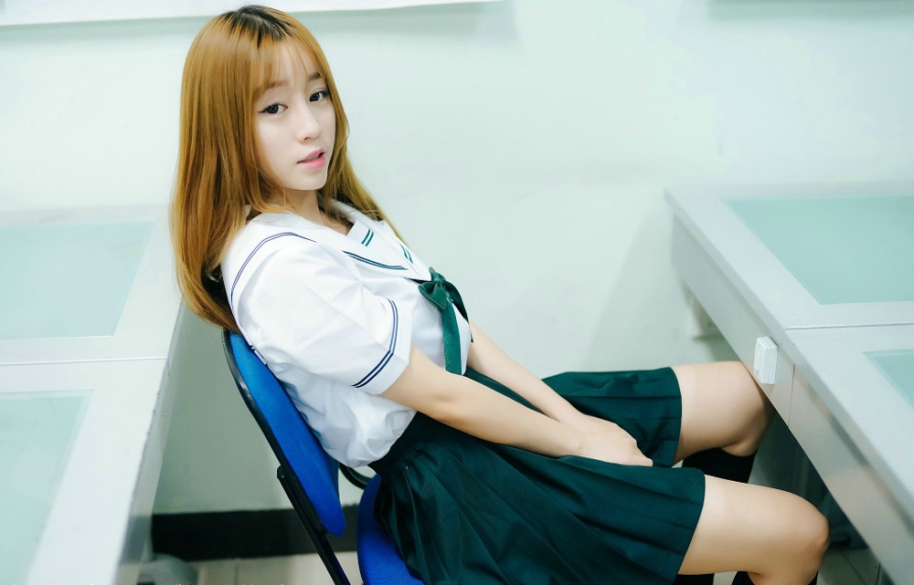 王雨纯最新JK制服撩短裙秀诱惑翘臀写真