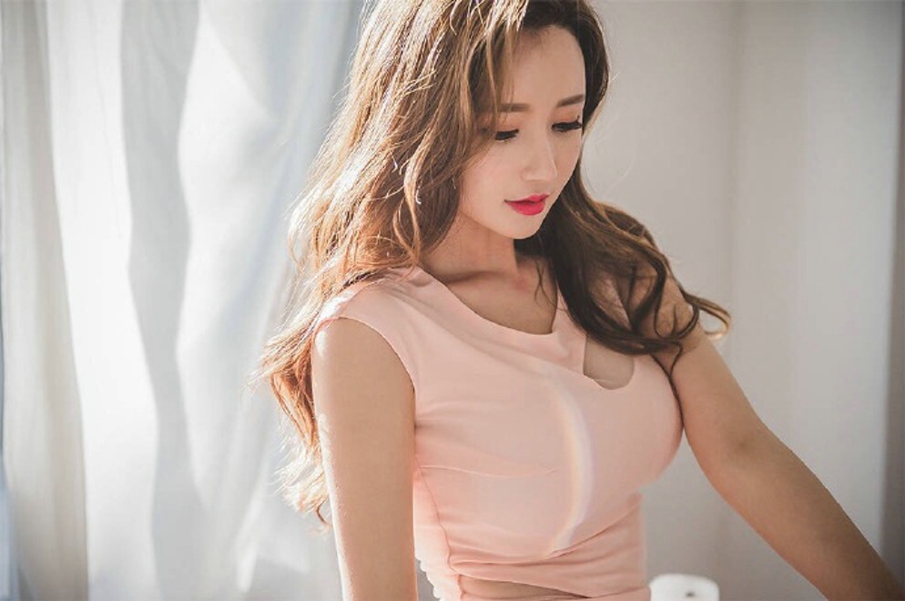 性感娇艳爆乳美女私房娇媚妖娆诱人写真