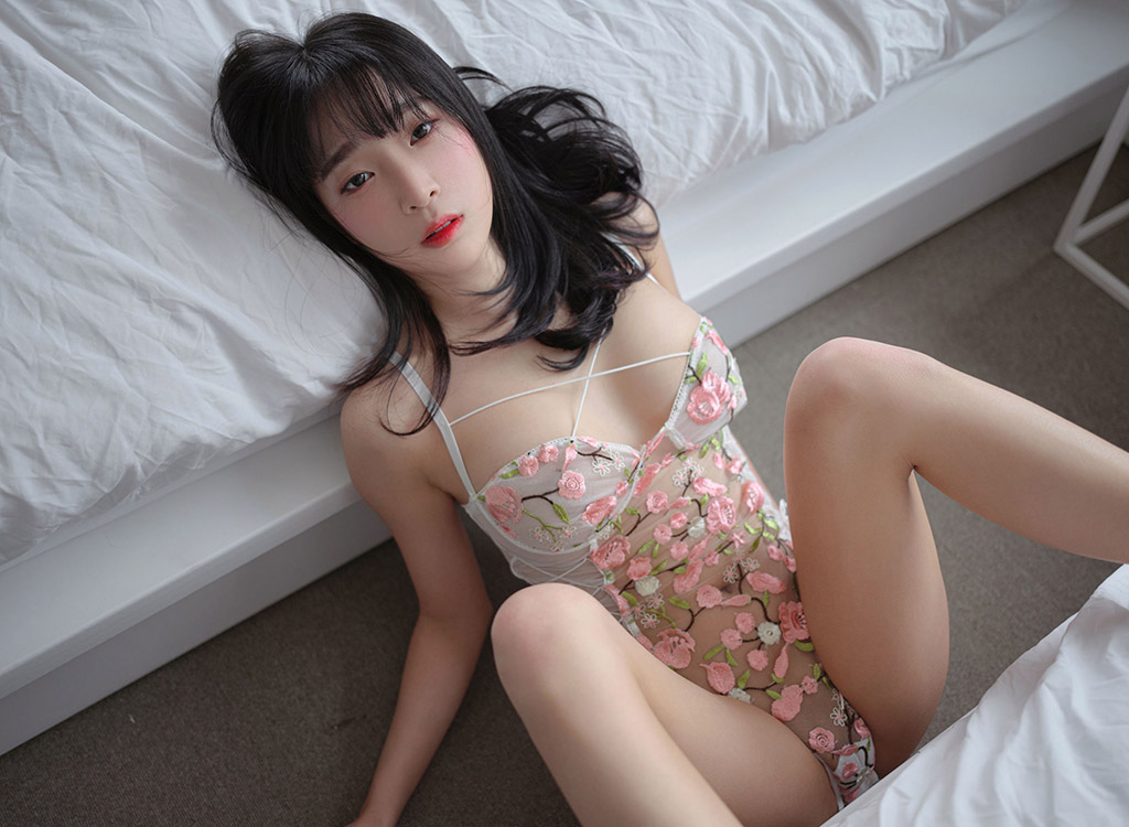 巨乳少女姜仁卿情趣女仆透视死库水