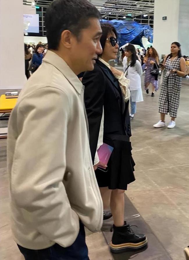 刘嘉玲恭喜梁朝伟获威尼斯终身奖：为我的眼光干杯