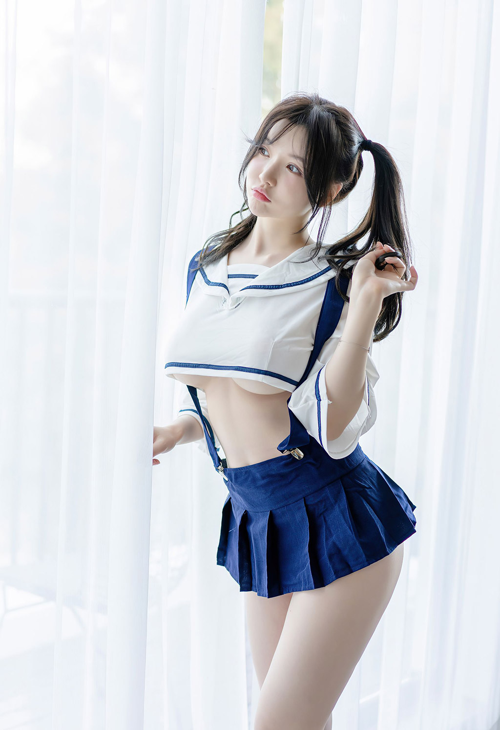 糯美子清纯双马尾校服童颜巨乳娇媚姿态