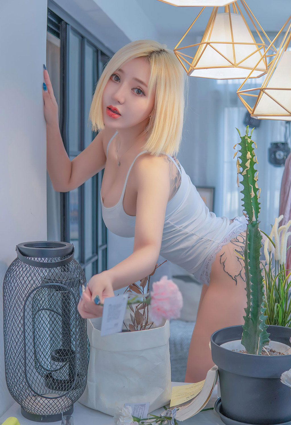 文静儿真实浑圆蜜桃臀芭比娃娃天使面容
