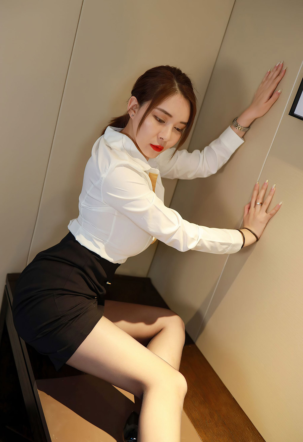 凯竹・廿十OL职业装阿罗多姿的身段曼妙娇媚动人