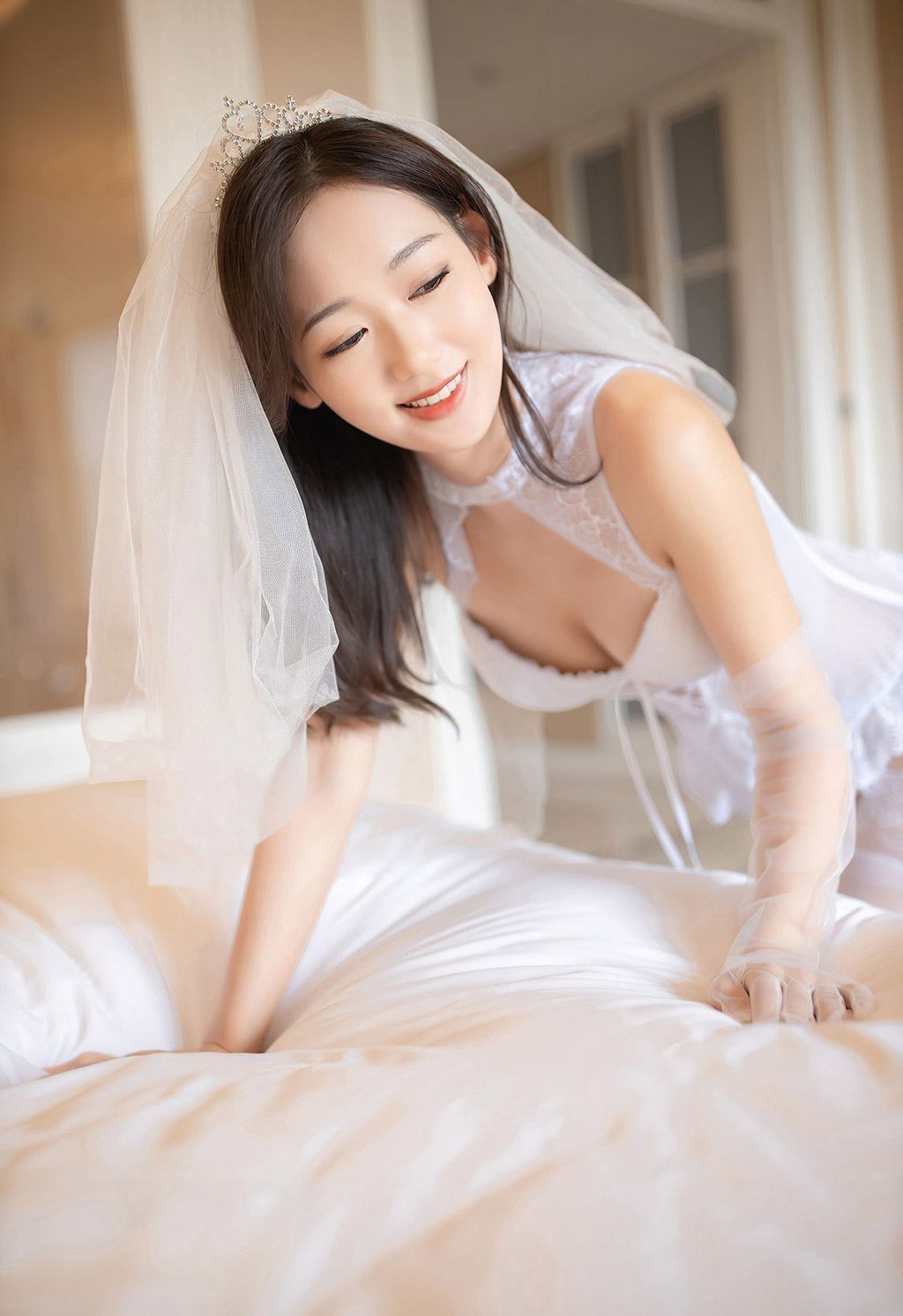 唐安琪轻纱弥漫的婚纱女性的曼妙与魅力