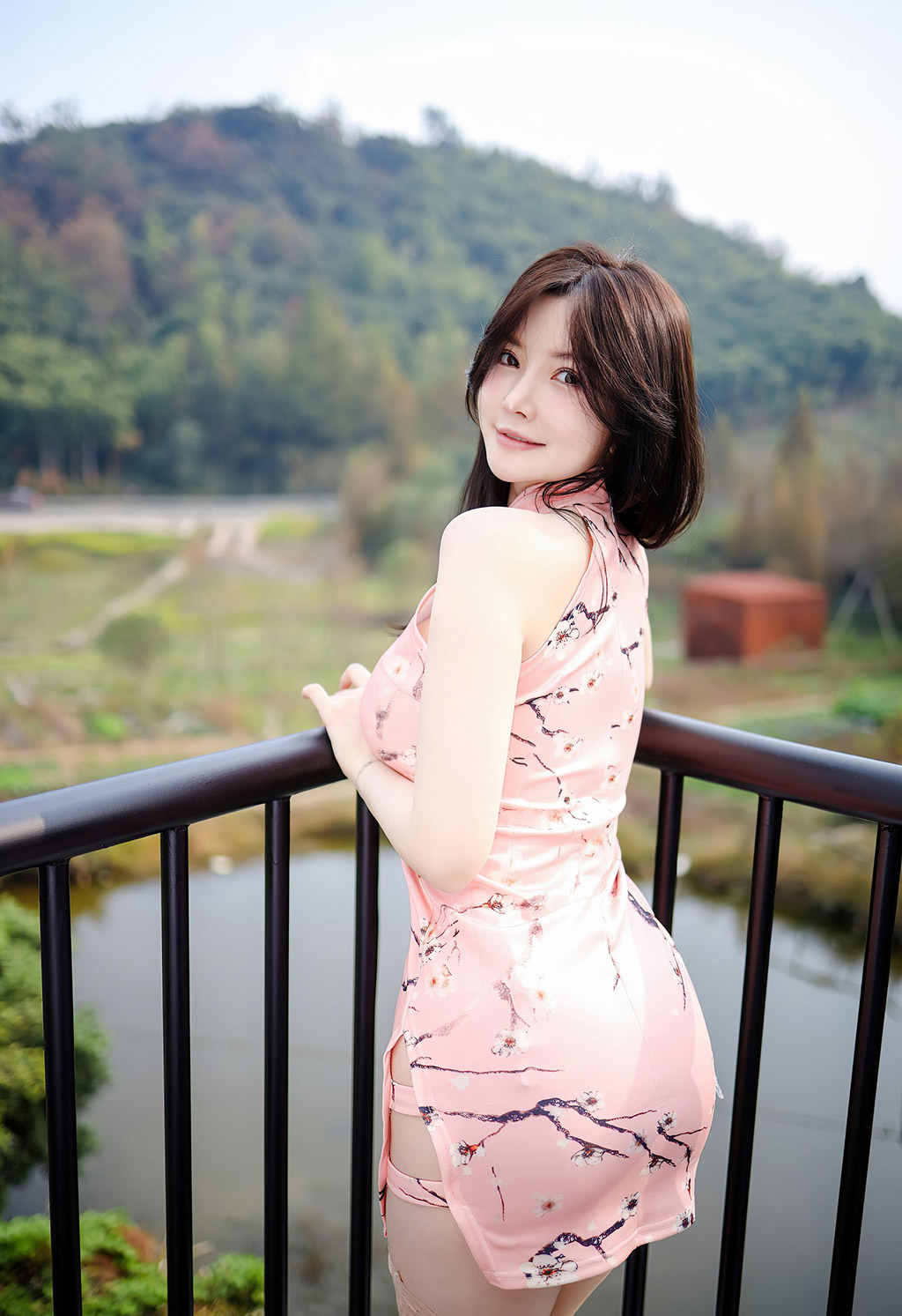 糯美子MINlbabe古典韵味的粉色旗袍
