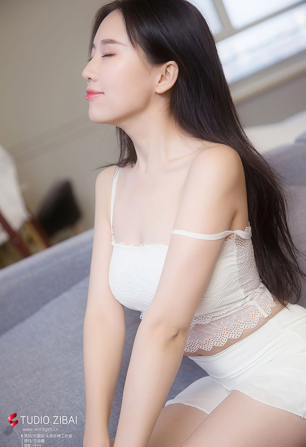 月音瞳月色光华抹胸短裙的极致魅惑