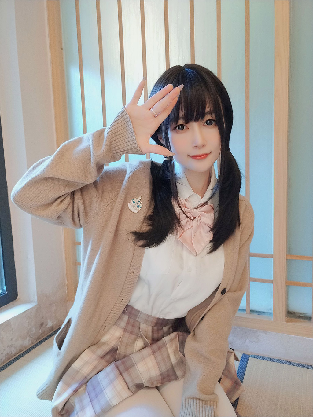 白银小姐姐白花花的肥臀夺目耀眼