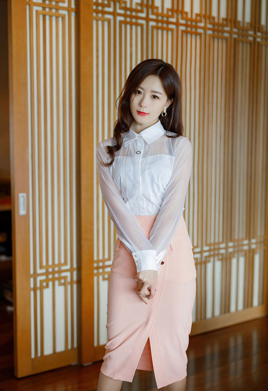 杨紫嫣Cynthia古时尚典雅的都市装扮