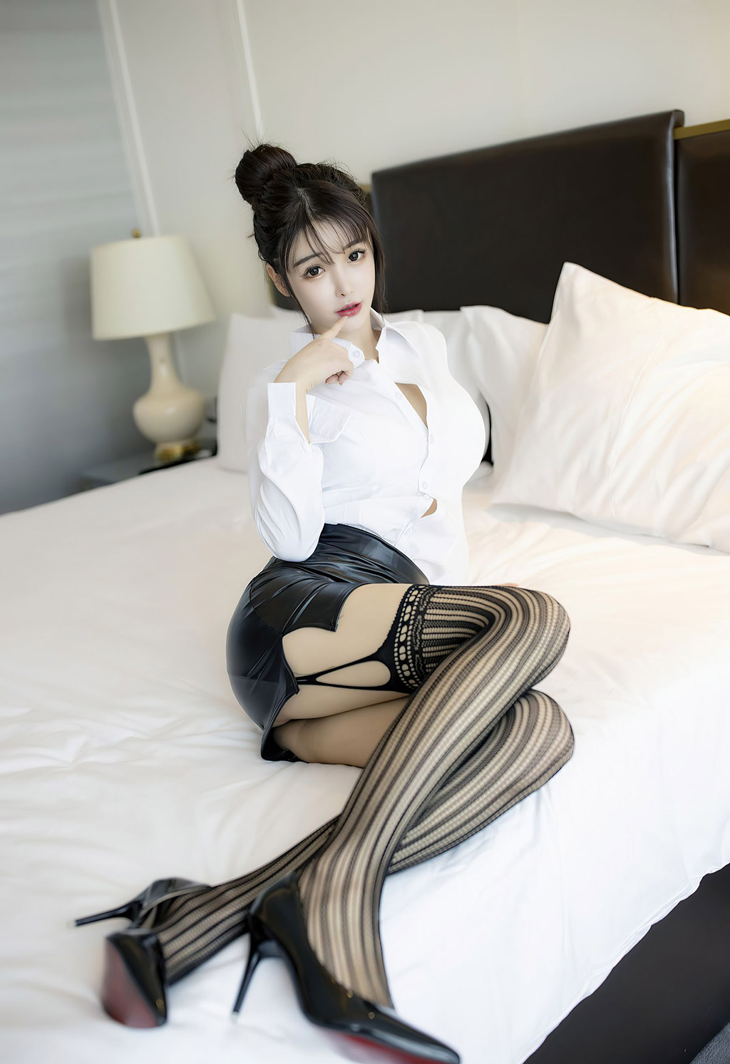 南初妹妹经典的秘书职业装主题系列