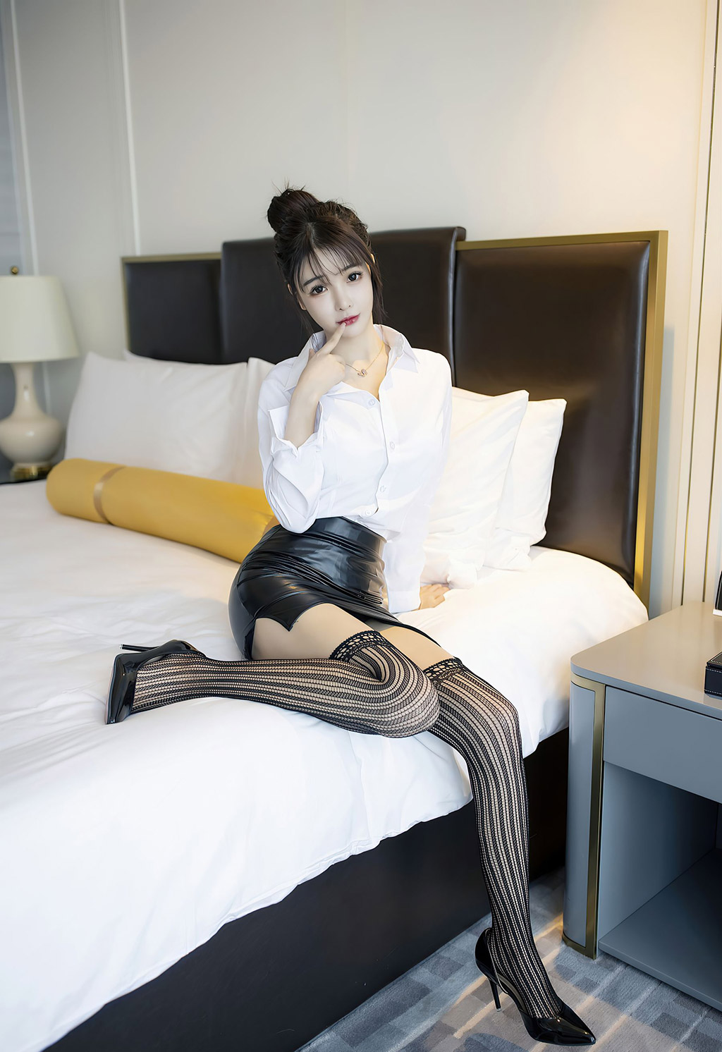 南初妹妹经典的秘书职业装主题系列