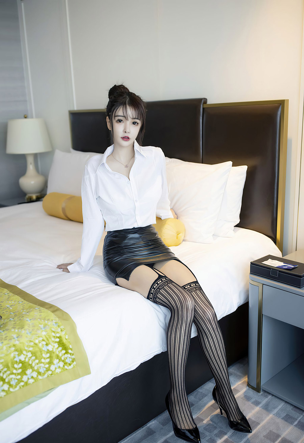 南初妹妹经典的秘书职业装主题系列